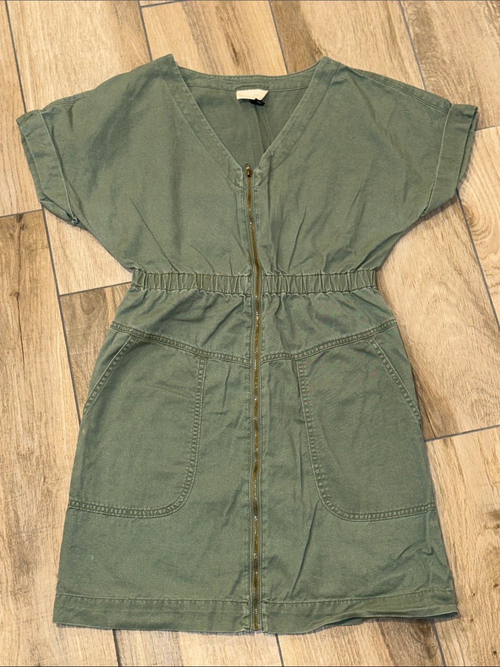 Universal Thread Sage Green V-Neck Casual zip dress